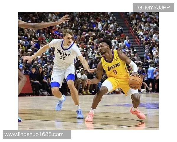 独行侠不敌太阳，弗拉格威廉姆斯合砍33分，布克率队主场告捷